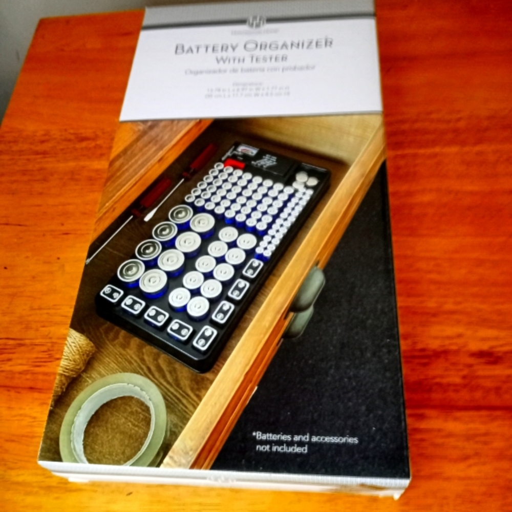 NWB Huntington Home Battery organizer w/ tester
